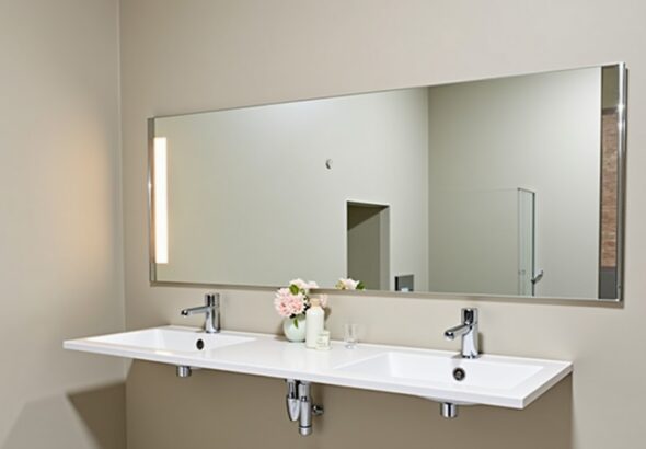 Guide pratique pour remplacer les LED d'un miroir de salle de bain : méthodes, outils indispensables et conseils utiles